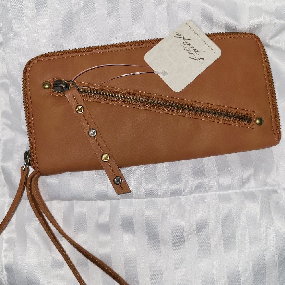 Free People wristlet wallet NWT